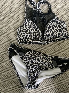 Carmen Marc Valvo Black & White Leopard Print Bikini